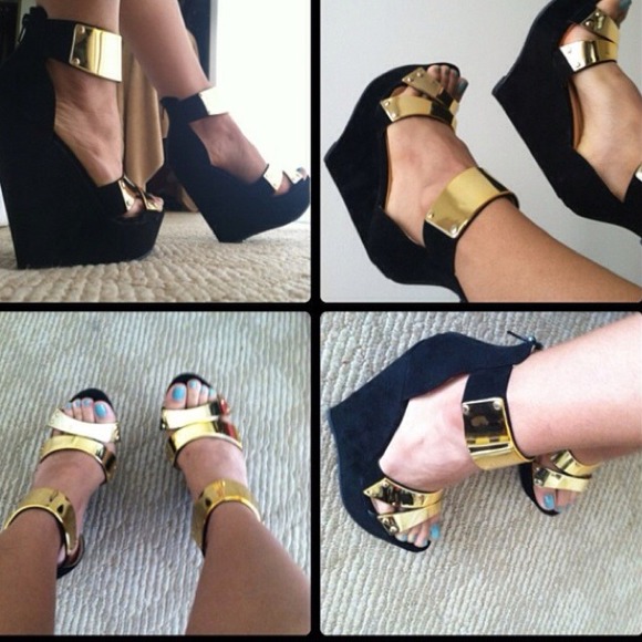 Black and gold wedges
