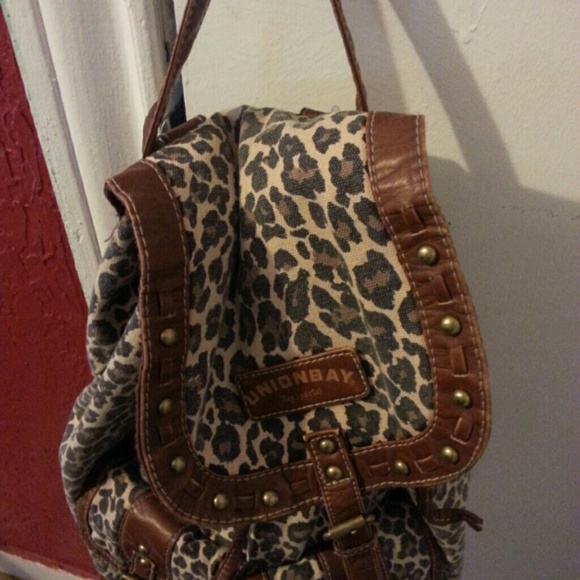Leopard print, backpack - Picture 4 of 4