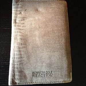 Kenneth Cole Reaction grey reptile wallet- new!