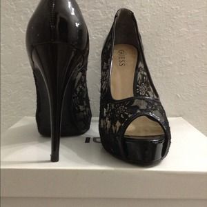 Gorgeous guess lace heels