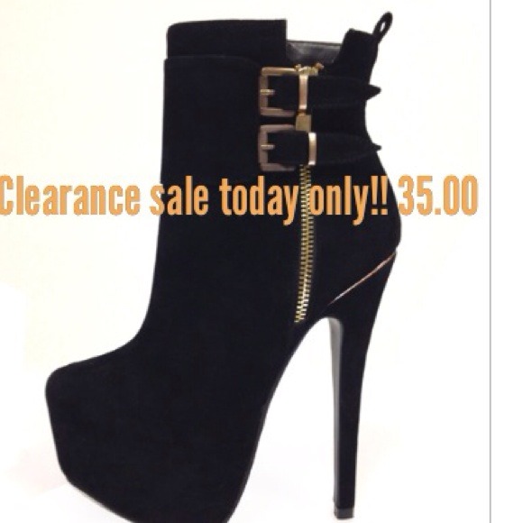 Sexy suede black bootie