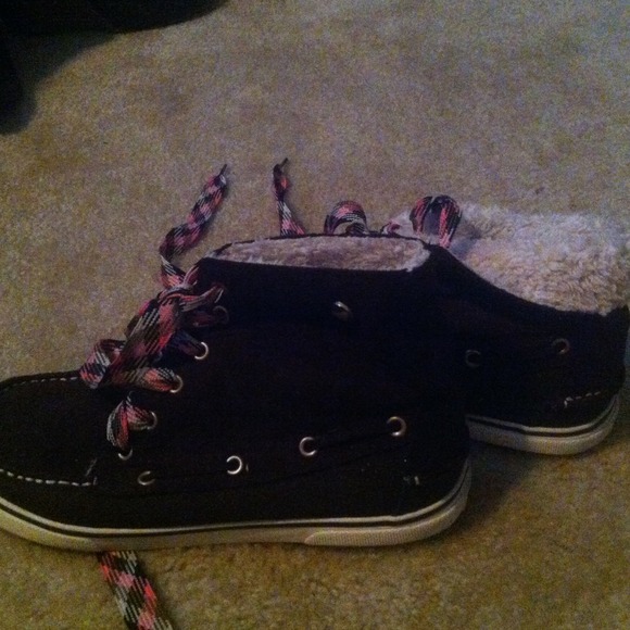 Cute Roxy high tops - Picture 2 of 2
