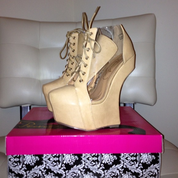 Privileged Heel-Less Platforms. Brand New. - Picture 3 of 3