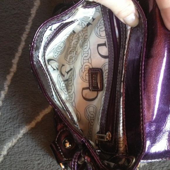 💕Host Pick💕RARE! Guess Glittery Violet Metallic - Picture 2 of 4