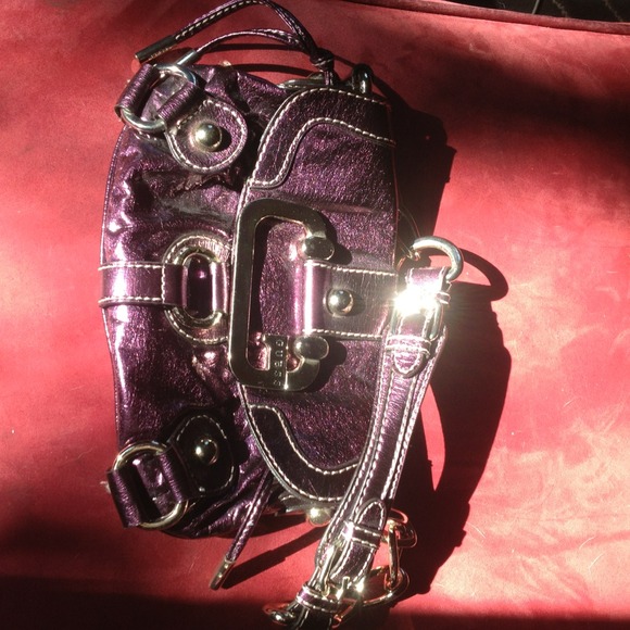 💕Host Pick💕RARE! Guess Glittery Violet Metallic - Picture 3 of 4