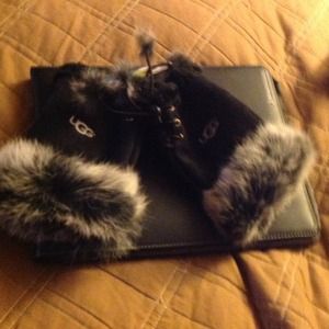 UGGS Gloves