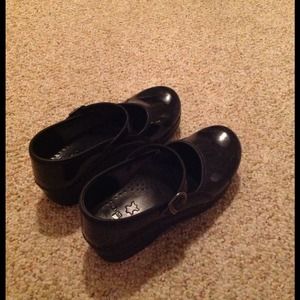 Dansko black patent Mary Janes