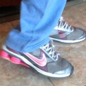 Nike Shoes Size 7 (Shox Zip)