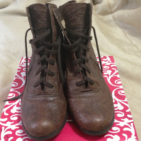 BC tie up boots size 10