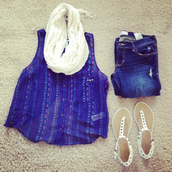 Super cute open back tank 💖