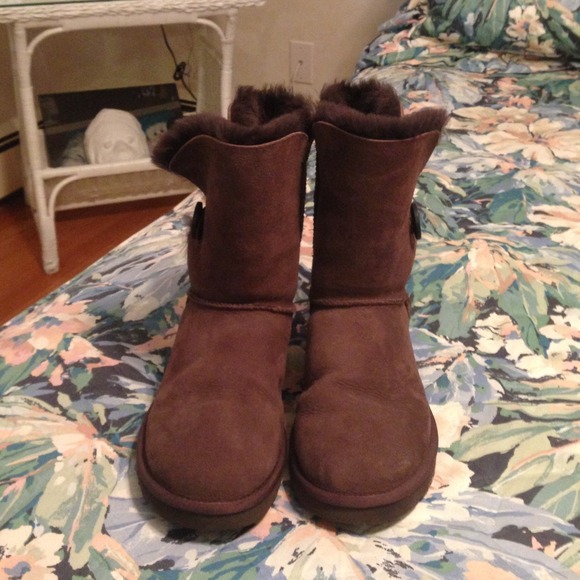 Brown uggs