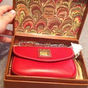 NWT Dooney & Bourke Wristlet