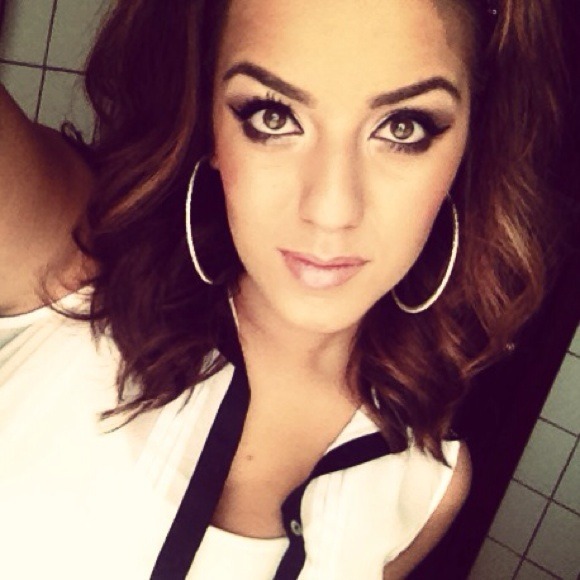 The owner 👩💋❤ - Picture 2 of 4