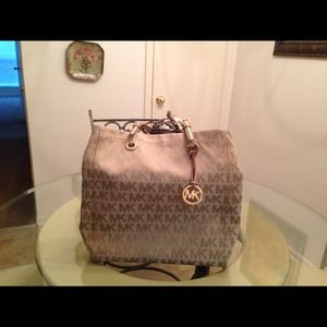 Michael kors tote bag