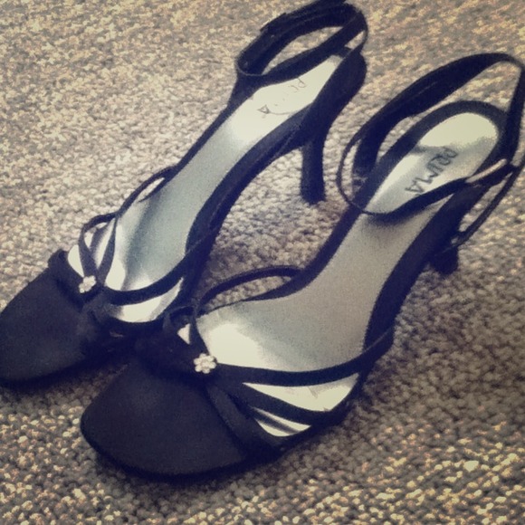 Black Strappy Heels with Gem Flower Detail 9 1/2 - Picture 1 of 4