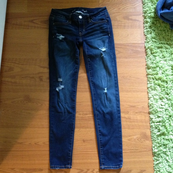 ♦ On Hold ♦ Ripped American Eagle Jeans