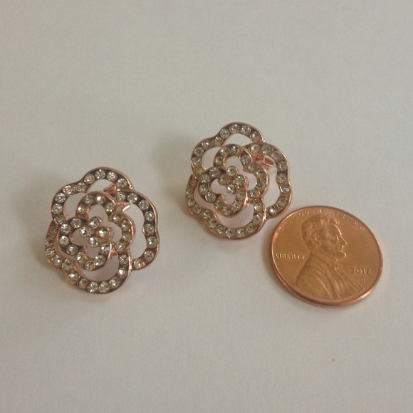 🎀18K Rose Gold P& Australian Crystal stud - Picture 4 of 5