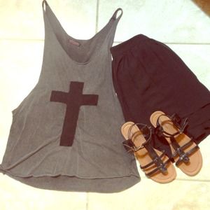 ✋BUNDLED! Brandy Melville cross tank top