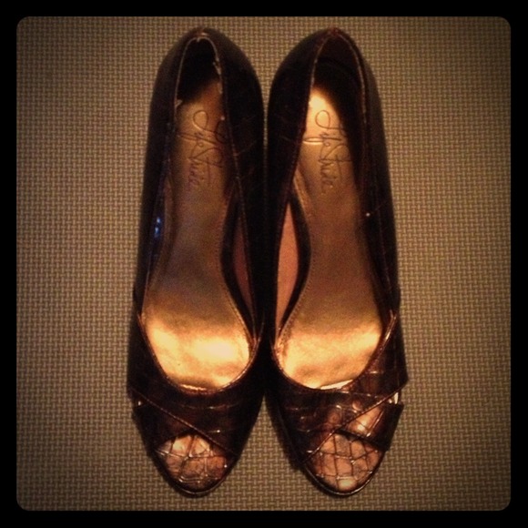 Faux skin peep toe heels