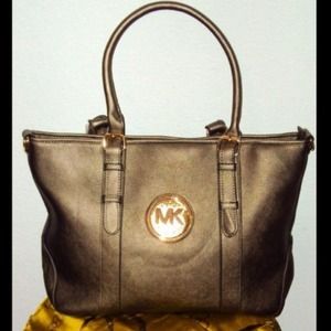 🎀 Metallic Pewter handbag. BRAND NEW 🎀