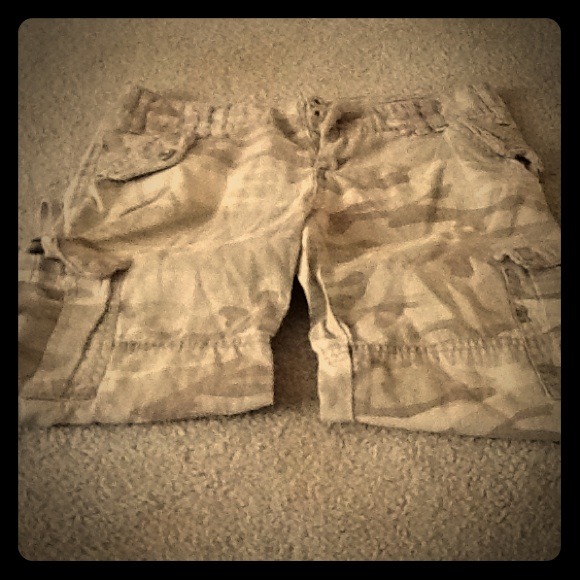 Super cute girls camo capris!(: