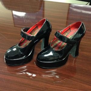 Centerfold hooker shoes