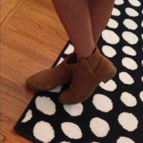 SO brown braided ankle boots