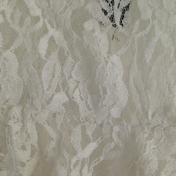 White lace peplum - Picture 2 of 4