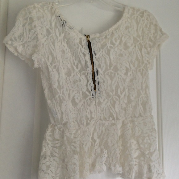 White lace peplum - Picture 3 of 4