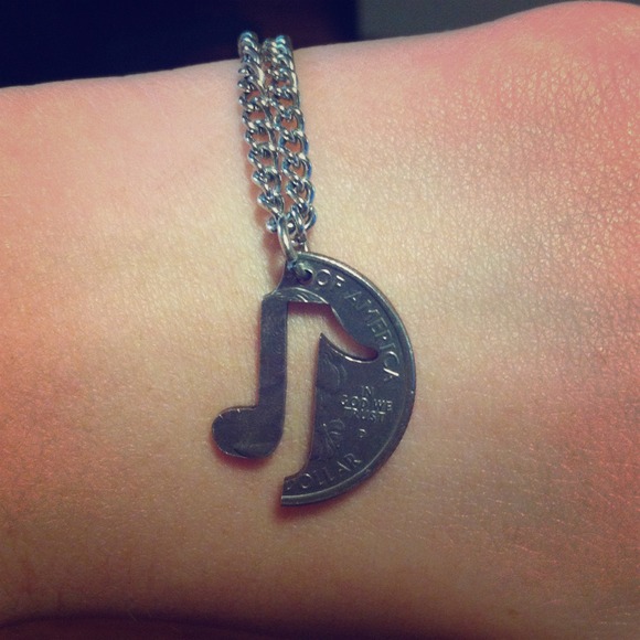 ❗Reduced❗Musical Note Quarter Necklace