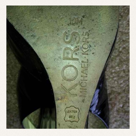 SOLD OFFLINE💥ADDL PICS!💥 💖MK Wedges💖 (2 of 2) - Picture 2 of 4