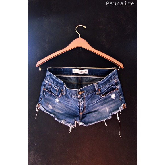 [RESERVED] A&F Denim Cutoffs @marikoazis