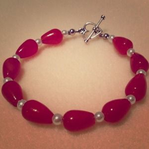 ⛔Sold locally⛔Beautiful bracelet!
