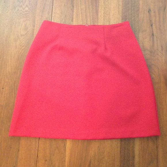Red Suit - Picture 2 of 2
