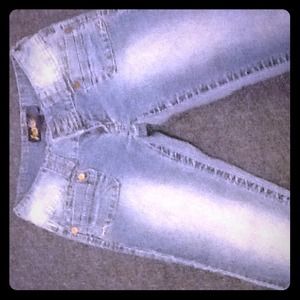 🎀Just Reduced🎀. Size 5 Capri jeans