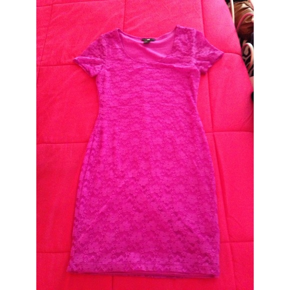H&M purple lace t-shirt dress