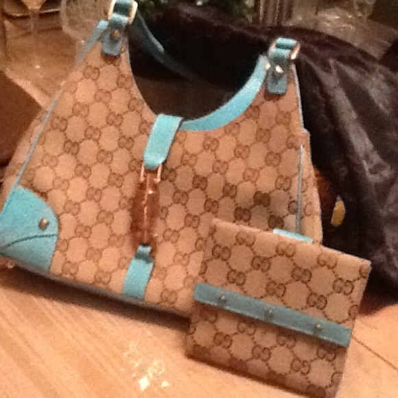 Gucci authentic purse and wallet