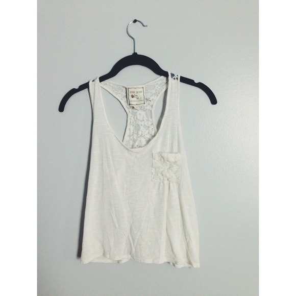 ❌SOLD❌Ivory Lace back cropped tank 💀
