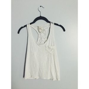 ❌SOLD❌Ivory Lace back cropped tank 💀
