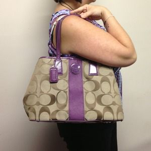 Coach signature plum W/ leather