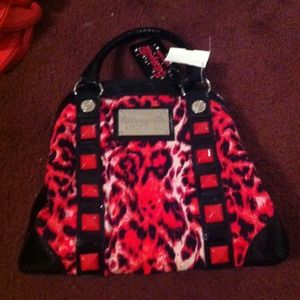 Betseyville purse.