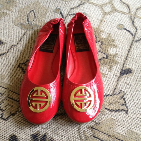Carrini Tory Inspired Flats!!!