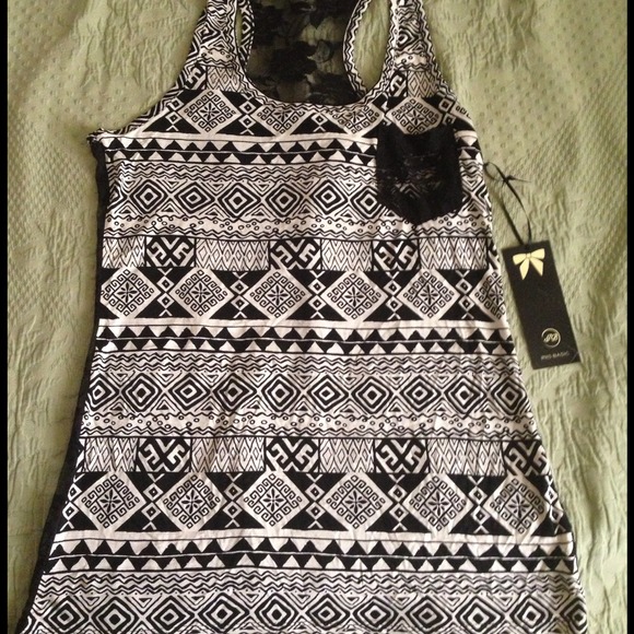 Iris tank top💕✨REDUCED✨