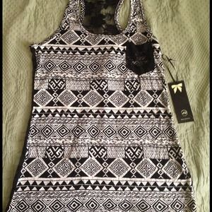 Iris tank top💕✨REDUCED✨