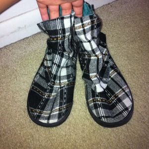 Flannel flat boots