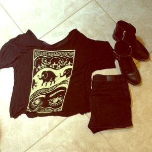 Brandy Melville elephants tee