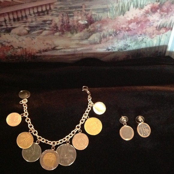 Italian lira. Jewelry