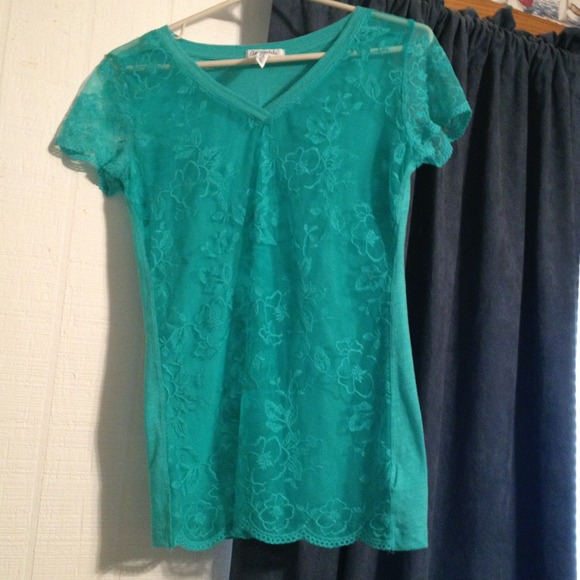 Lace front V-neck