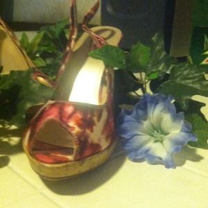 Candies open-toe heals with wooden look heal.