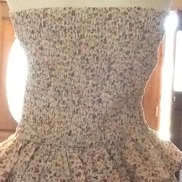 ❌SOLD❌Floral romper - Picture 3 of 4